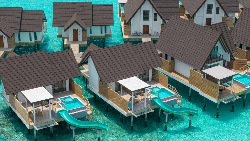 Meyyafushi Maldives - Water Pool Suite with Slide
