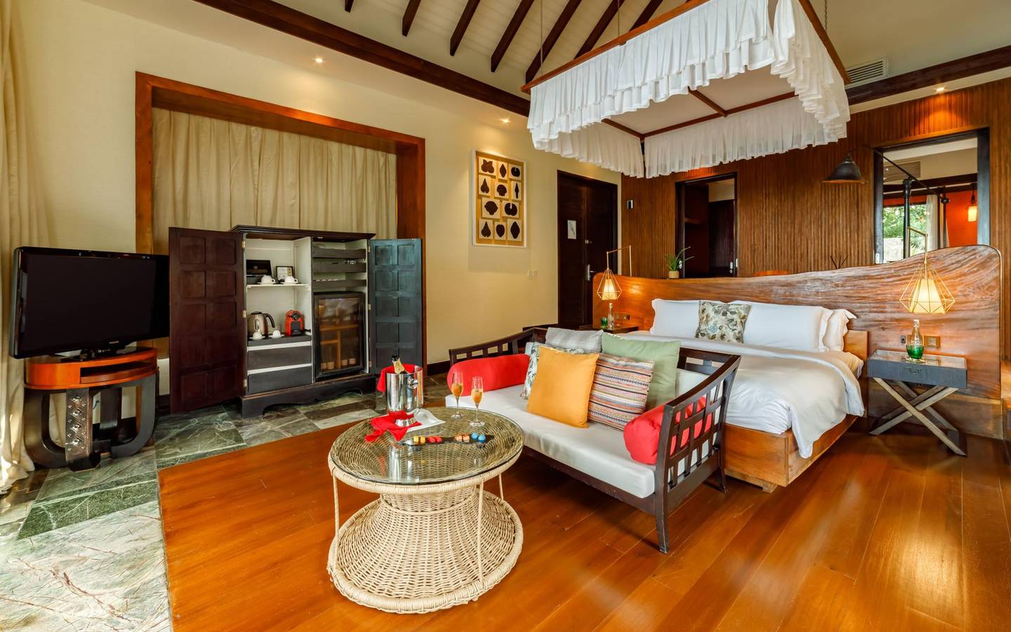 OZEN-Reserve-Bolifushi-Earth-Pool-Villa-Sunset_Living-Wohnen