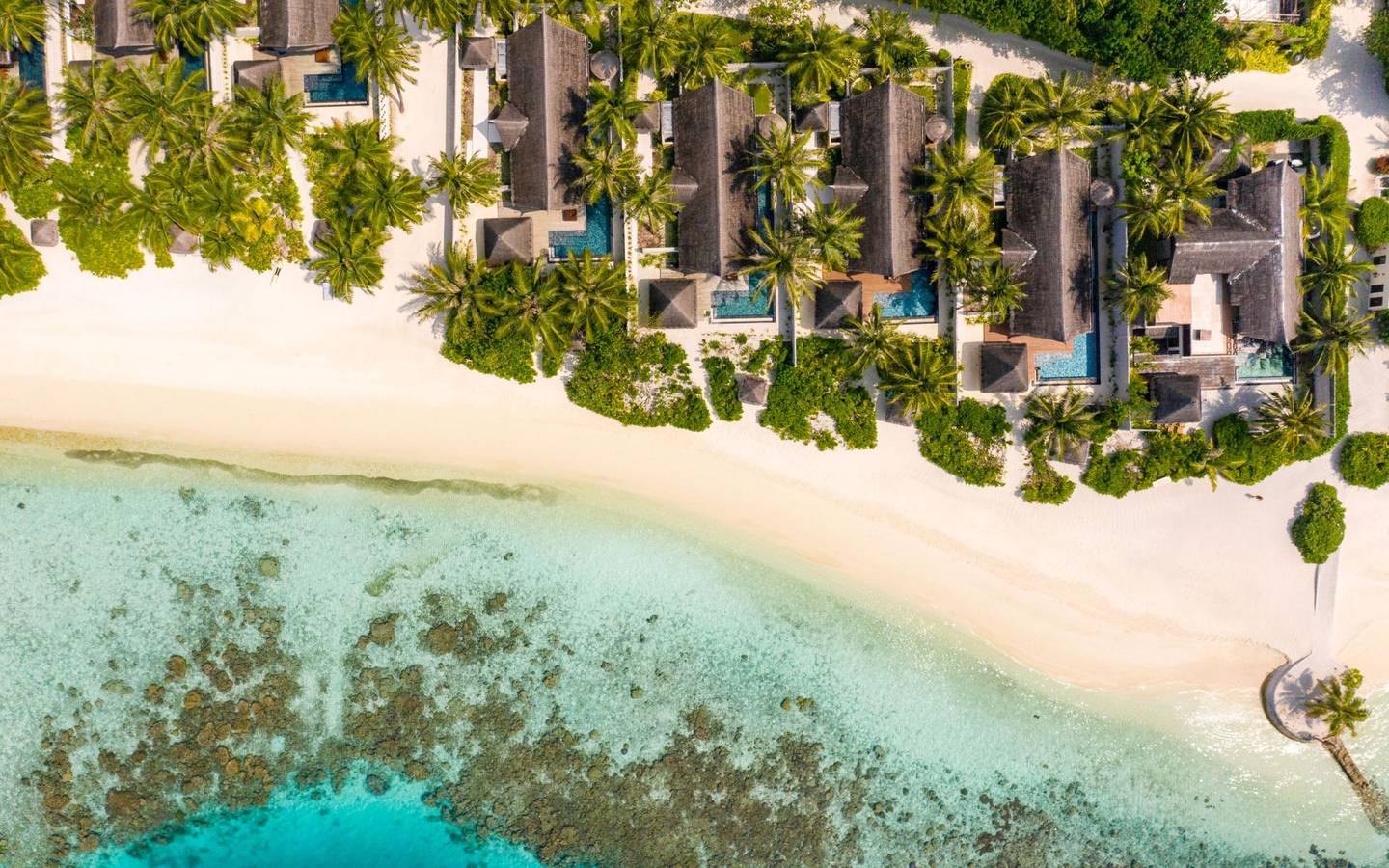 OZEN-Reserve-Bolifushi-Earth-Pool-Villa-Sunset_Aerial-Luftaufnahme
