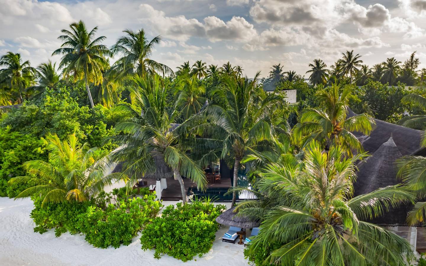 OZEN-Reserve-Bolifushi-Earth-Pool-Villa-Sunset_Aerial