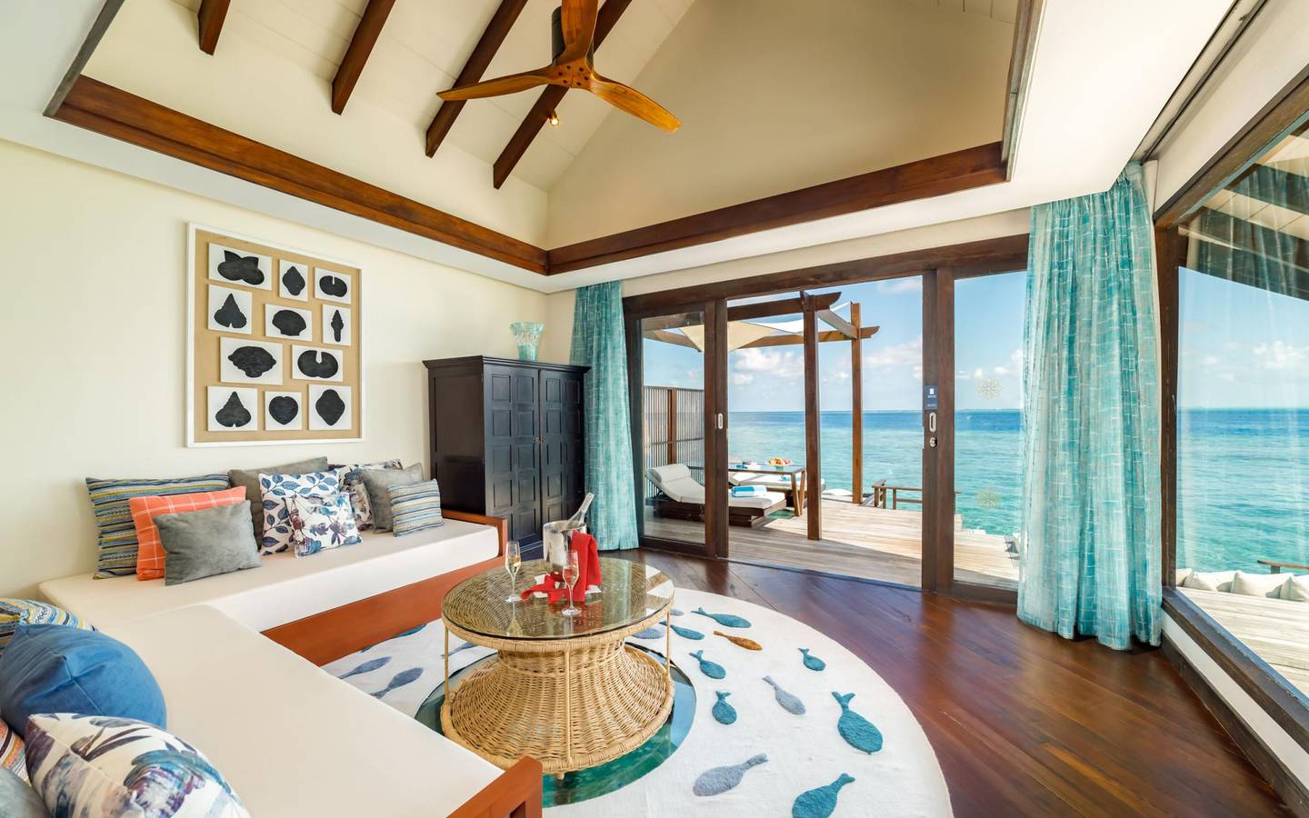 Ozen_Reserve_Bolifushi_Ocean-Pool-Suite-Wohnen