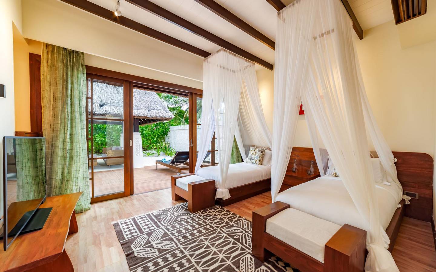 OZEN-Reserve-Bolifushi-Earth-Pool-Pavilion-2BR-Schlafzimmer2