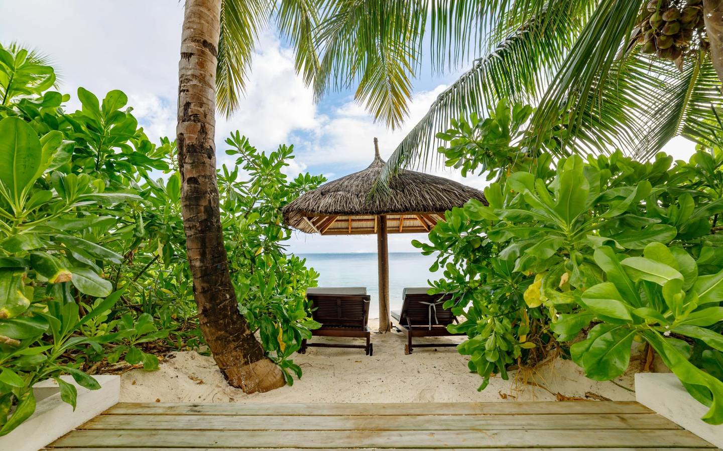 OZEN-Reserve-Bolifushi-Earth-Pool-Pavilion-2BR-Strandbereich