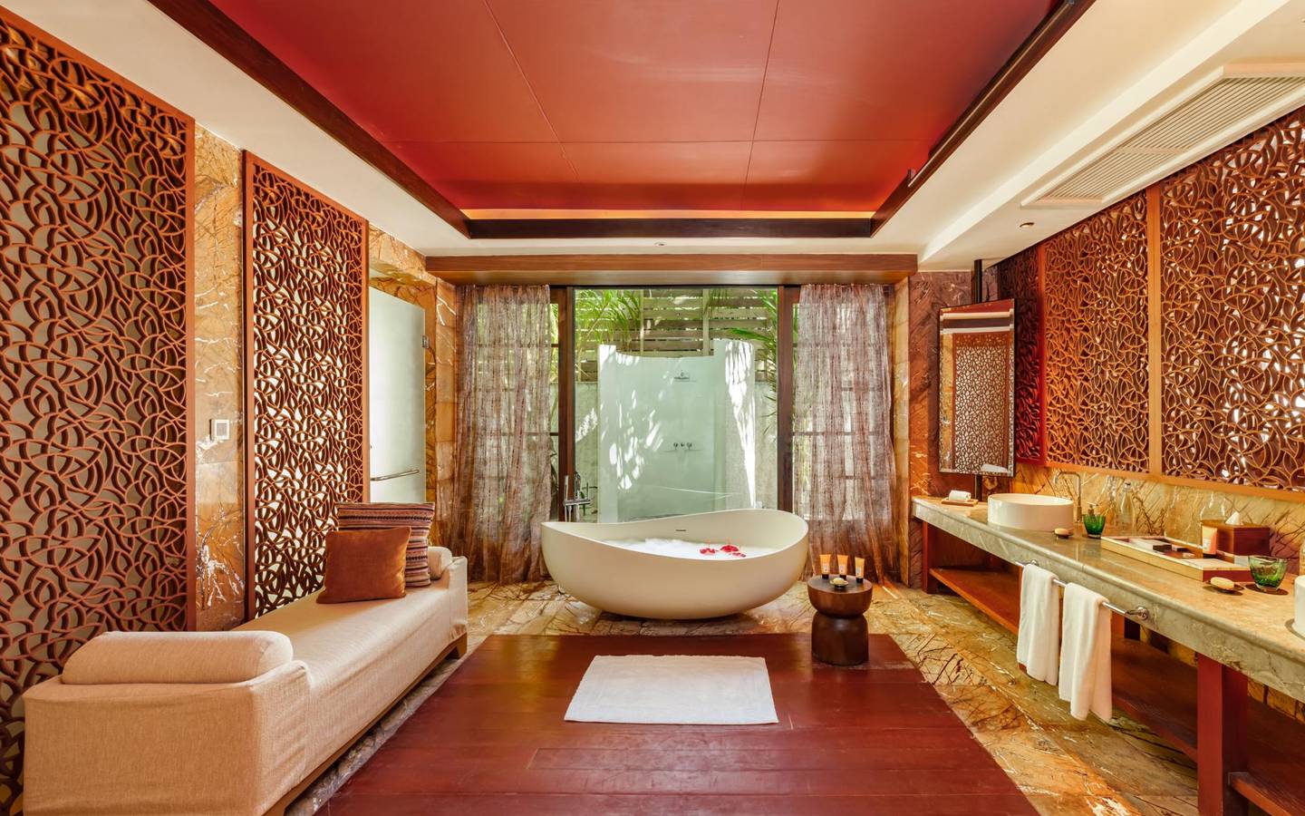 Ozen-Reserve-Bolifushi_Earth_Pool-Reserve_2_BR_Badezimmer