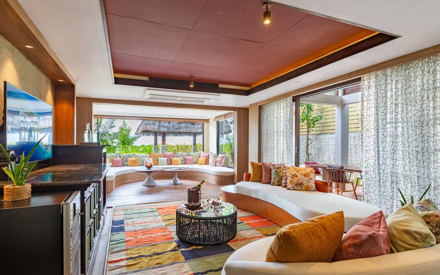 Ozen-Reserve-Bolifushi_Earth_Pool-Reserve_2_BR_Interieur