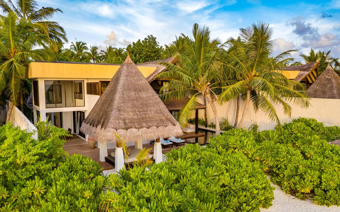 Ozen-Reserve-Bolifushi_Earth_Pool-Reserve_2_BR_Aerial-2