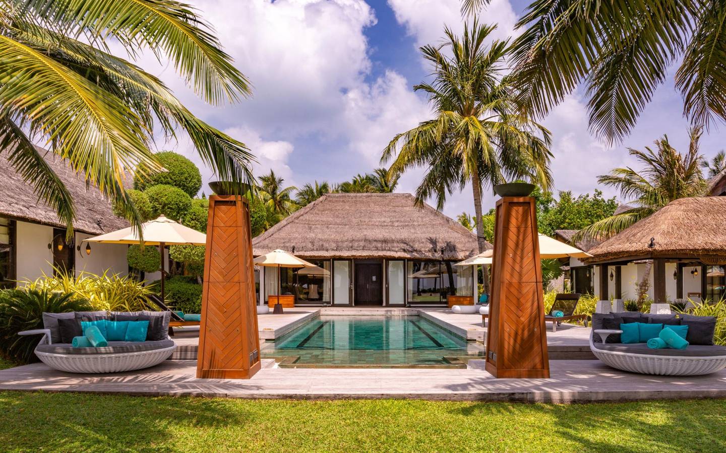 OZEN-Reserve-Bolifushi-Royal-Reserve-Außenansicht