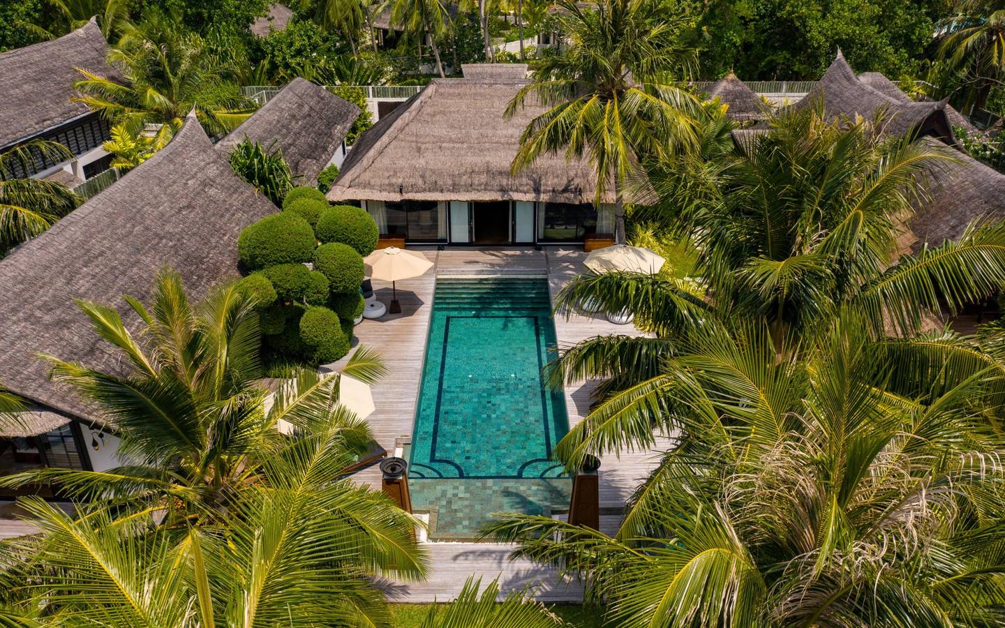 OZEN-Reserve-Bolifushi-Royal-Reserve-Gesamtansicht_poll