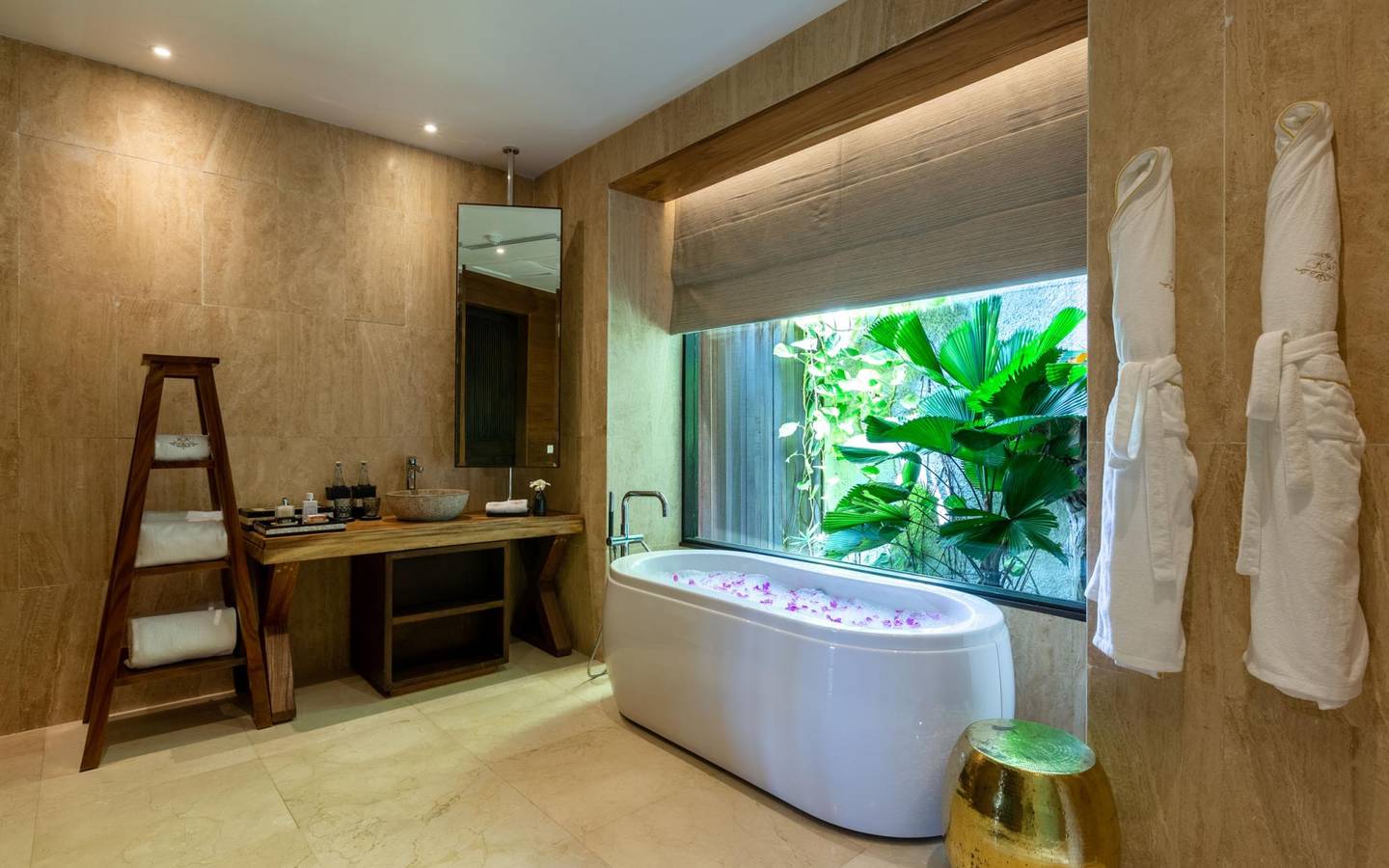 OZEN-Reserve-Bolifushi-Royal-Reserve-Twin-Bedroom-Badezimmer
