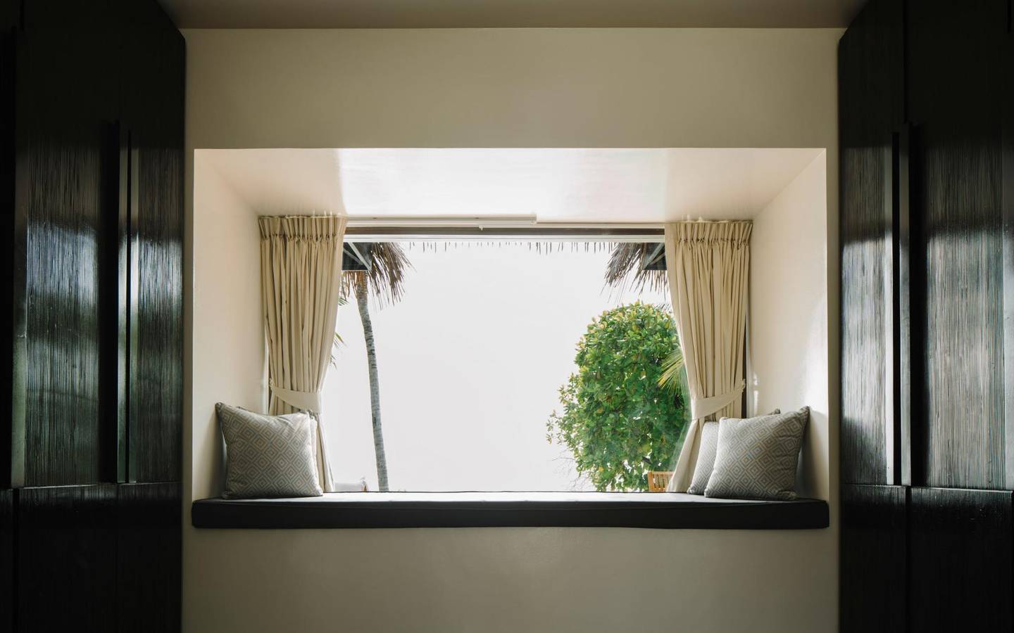 Noku Maldives-Beach-Villa-Interieur