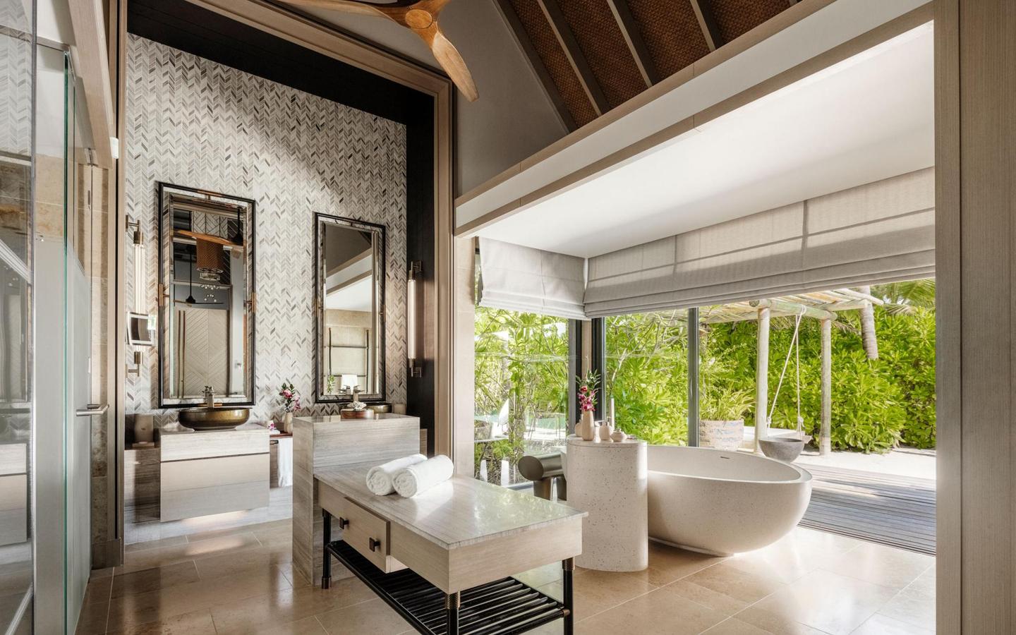 Waldorf-Astoria-Maldives-King-Beach-Villa-mit-Pool-Badezimmer