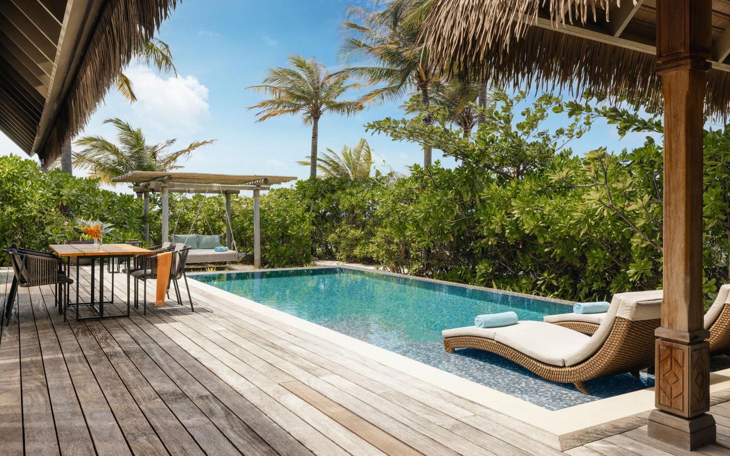 Waldorf-Astoria-Maldives-King-Beach-Villa-mit-Pool-Terrasse und Pool
