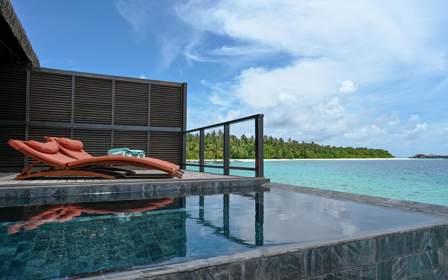 Coco_Bodu_Hithi_Water_Villa_with_Pool_Pool