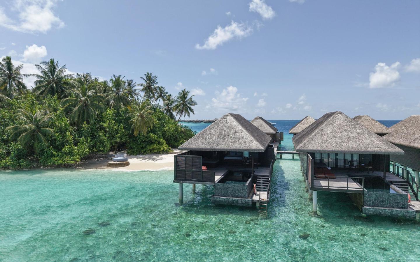 Coco_Bodu_Hithi_Water_Villa_with_Pool_Ansicht