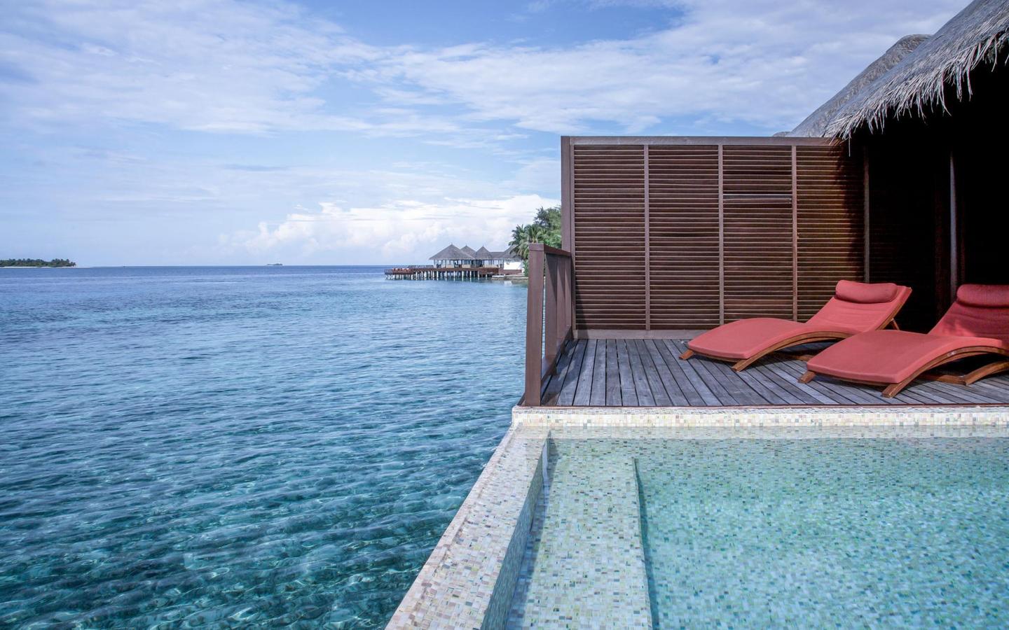 Coco_Bodu_Hithi_Ocean_Villa_with_Pool_Deck