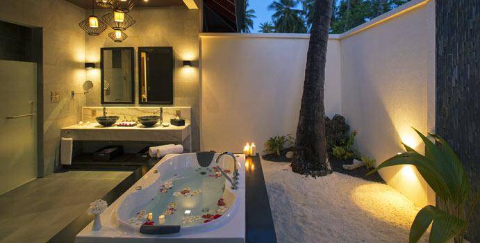 Bad, Sunset Beach Villa, Atmosphere Kanifushi Maldives 
