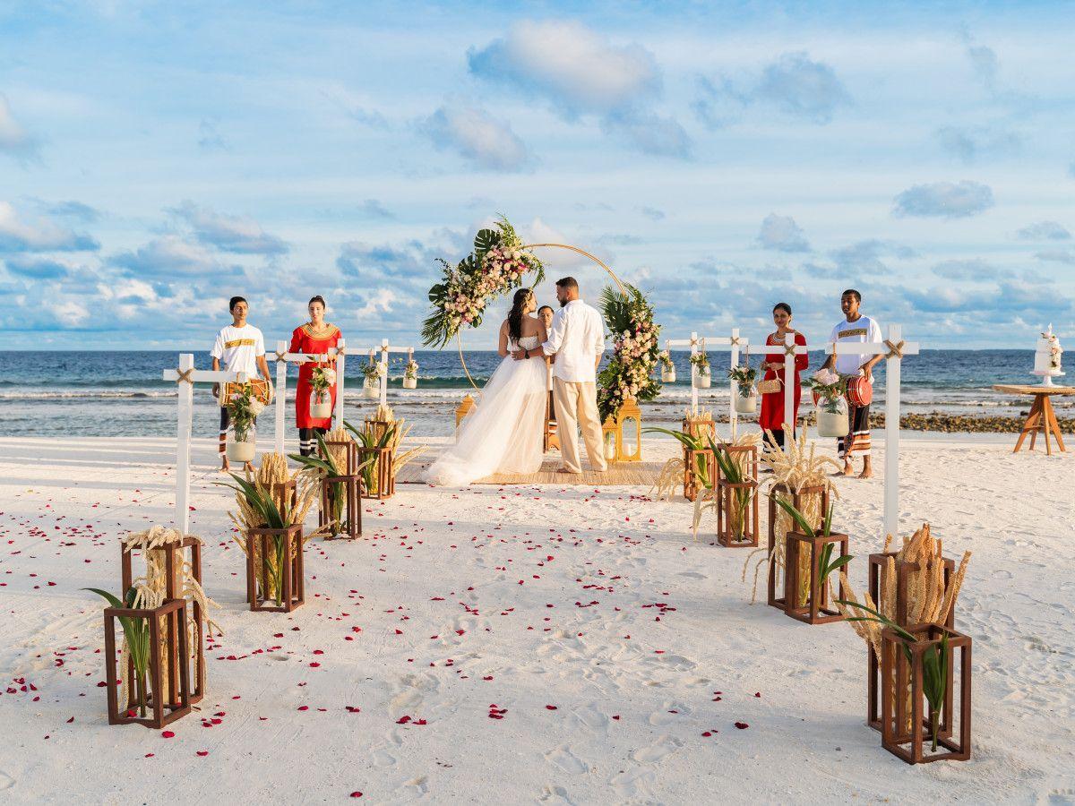 Für ein unvergessliches Erlebnis – das Seaside Finolhu im Baa Atoll stellt exklusive Hochzeitspakte für 2025 vor