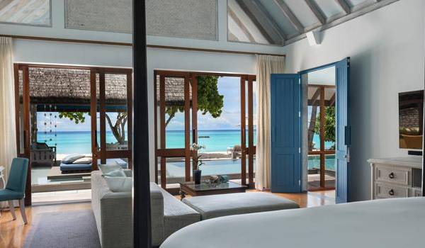 Two-Bedroom Family Beach Bungalow mit Pool, Four Seasons Resort Maldives