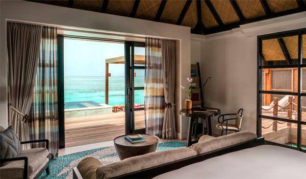 Schlafraum 1, Sunrise Three Bedroom Water Suite with Pool, Four Seasons Resort Maldives at Kuda Huraa