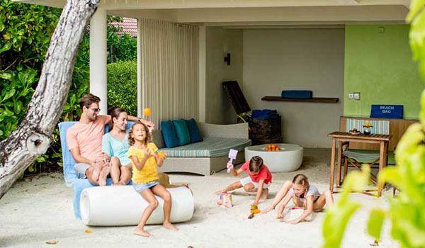 Terrasse, Family Beach House, Holiday Inn Resort Kandooma