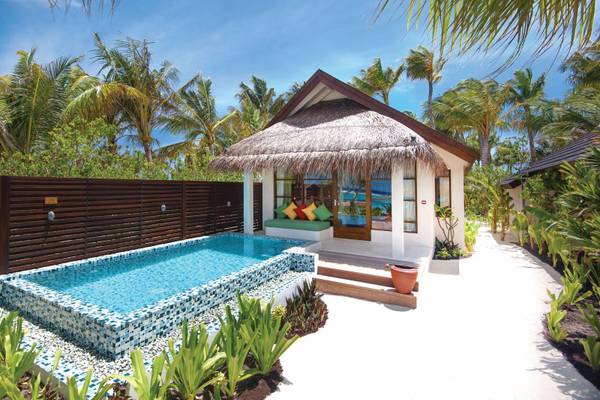 oblu-select-at-sangeli-maldives-beachvilla-with-pool-garden