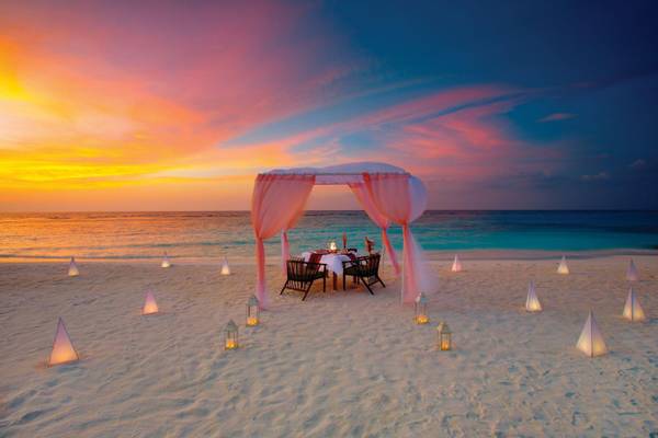 oblu-select-at-sangeli-maldives-romantic-dinner-at-sunset