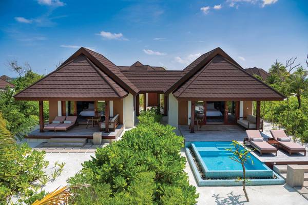 varu-by-atmosphere-maldives-family-beach-villa-with-pool-frontview