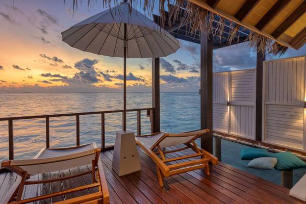 ozen-life-maadhoo-maldives-wind-villa-sundeck-pool