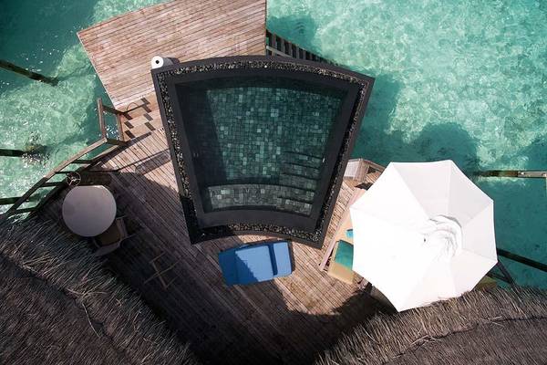 Blick von oben auf Water Villa, Private Pool, Constance Halaveli Resort, Maldives