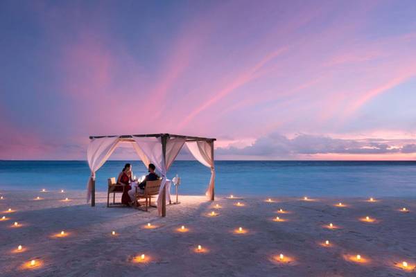 Hilton Maldives Amingiri, Beach Dinner
