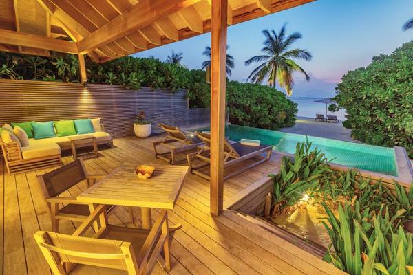 Hurawalhi Island Resort, Malediven, Beach Pool Villa, Terrasse