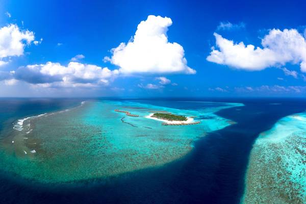 You & Me Maldives, Insel, Drohnenaufnahme