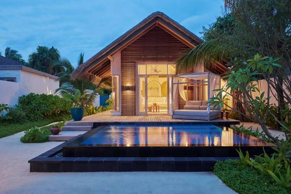 Deluxe Beach Sunset Villa with Private Pool, Fairmont Maldives Sirru Fen Fushi