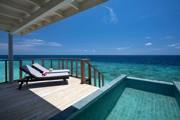 oblu-select-lobigili-sunnest-water-pool-villa-sundeck-pool