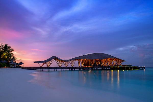 Banyan Tree Vabbinfaru, Madi Hiyaa Sunset
