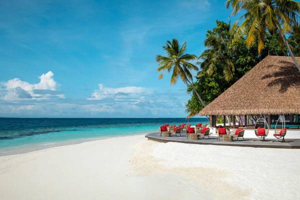 Dhawa Ihuru, Malediven, Velaavani Bar, Außenbereich