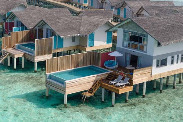 Cora Cora Maldives, Duplex Lagoon Pool Villa, Luftaufnahme von Wasservillen