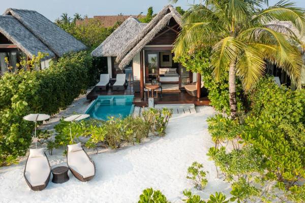 Heritance Aarah, Pool Beach Villa, Außenbereich mit Strand, Terrasse und Pool