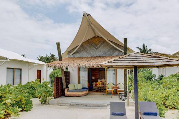 Cinnamon Hakuraa Huraa Maldives, Malediven, Beach Bungalow, Terrasse