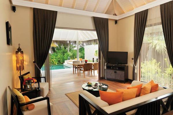 Ayada Maldives, Malediven, Sunset Beach Suite, Wohnbereich