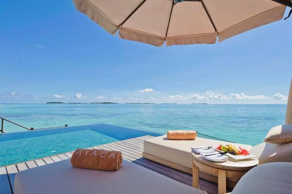 Ayada Maldives, Malediven, Sunset Lagoon Suite with Pool, Terrasse mit Pool