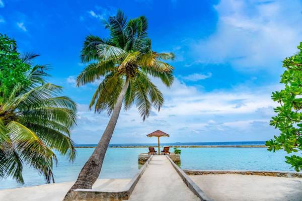 Ellaidhoo Maldives by Cinnamon, Malediven, Sonnenplatz