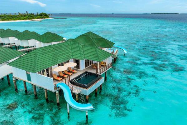 Siyam Wold Maldives, Malediven, Water Pavilion with Pool and Slide, Außenansicht