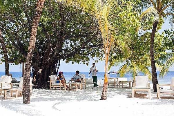 Boli Beach Bar, Lounge am Strand, Diamonds Athuruga Beach & Water Villas, Maldives