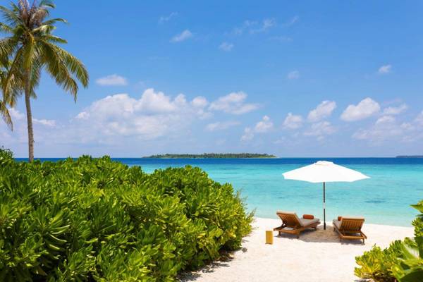 Emerald Faarufushi Resort & Spa, Malediven, Beach Villa, Strand