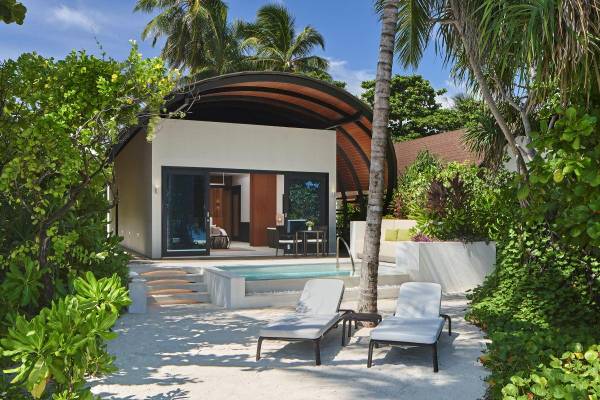 The Westin Maldives Miriandhoo Resort, Malediven, Deluxe Beach Villa Pool, Außenansicht