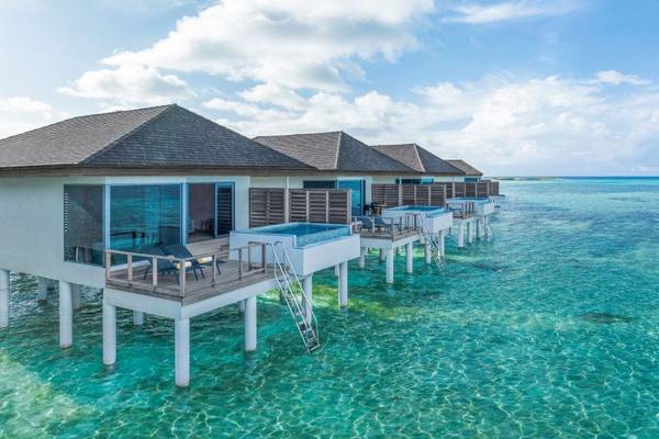 Le Méridien Maldives Resort & Spa, Malediven, Overwater Villa with Pool, Außenansicht