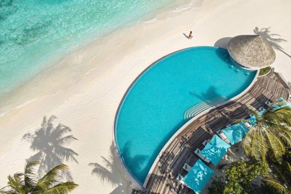 Nova Maldives, Malediven, Solis Pool Bar, Pool