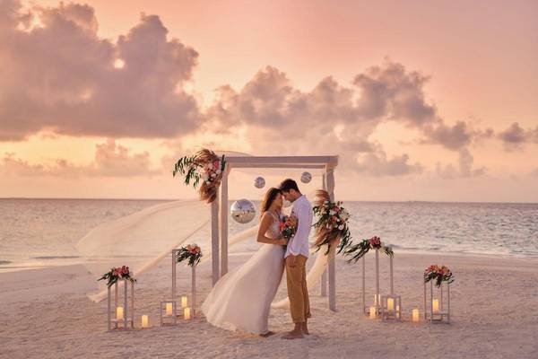 Nova Maldives, Malediven, Hochzeit am Strand