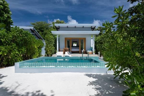 Ifuru Island Maldives, Malediven, Sunset Beach Villa with Pool, Außenbereich mit Pool